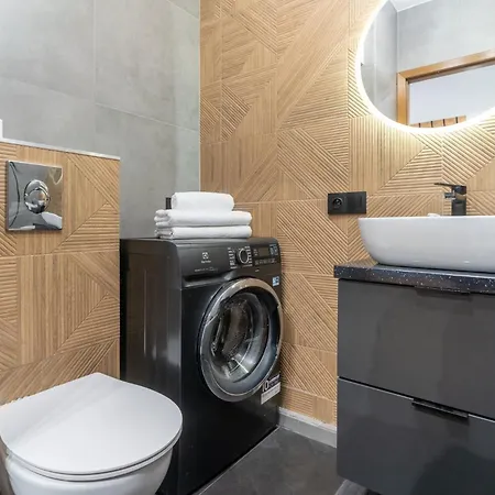 Modern Oasis By Bookinghost